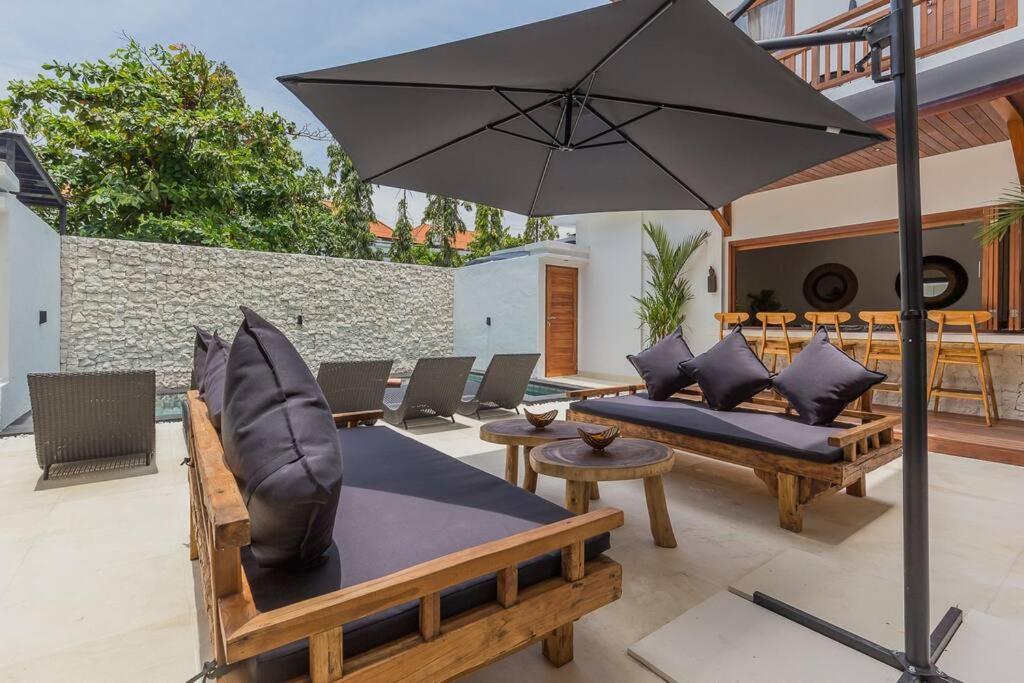 Lima - 5 Bdrs, Bbq, Living With Ac And Private Pool Seminyak (Bali)